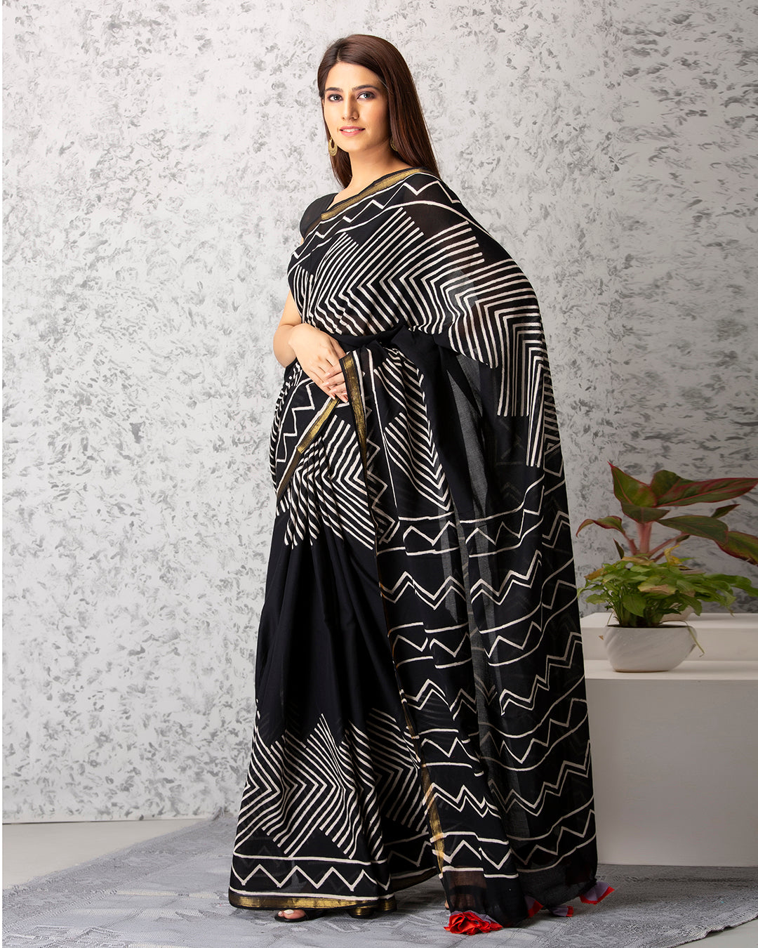 Daisy Handblock Mul-mul Saree with Blouse